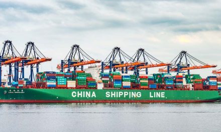 China derrota a EEUU en la primera batalla: Pekín sorprende con sus exportaciones mientras Washington cosecha el mayor déficit comercial de su historia