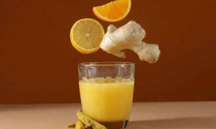El chupito de jengibre con pimienta en ayunas que desinflama y mejora el sistema inmune