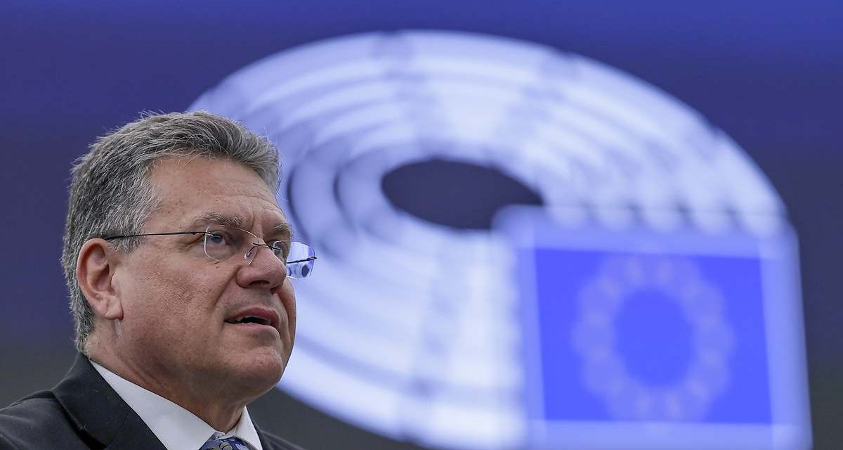 Bruselas avisa de “vientos en contra” en la relación comercial con EEUU y aboga por negociar