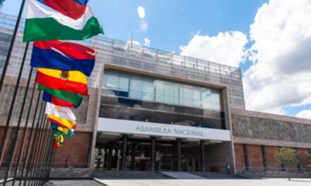 Posesión de Parlamentarios Andinos, conformación del Comité de Ética y Comisión para reforma sobre financiamiento electoral en agenda del Pleno