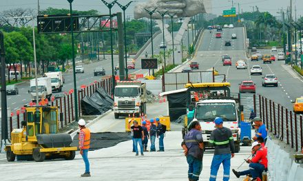 Cuadrillas y equipo municipal asfaltaron segundo paso elevado de Av. Las Américas