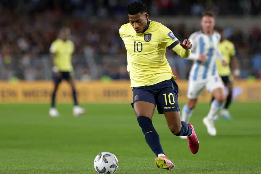 Gonzalo Plata quedaría fuera para los duelos ante Brasil y Perú