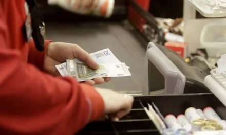 El dinero en efectivo, la alternativa en casos de emergencia como el reciente apagón