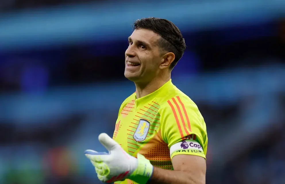 Revelaron cuáles son los dos gigantes de Europa que tienen en la mira a Dibu Martínez