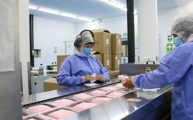 El empleo adecuado en Ecuador se ubicó en 35,8% en abril de 2025