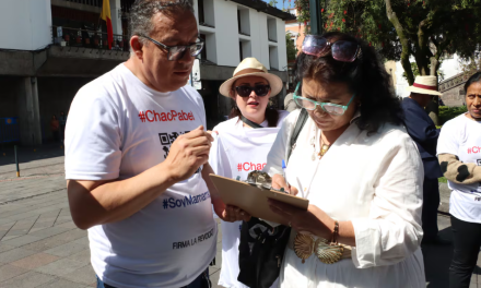 Primera entrega de firmas por revocatoria al alcalde Pabel Muñoz irá al CNE