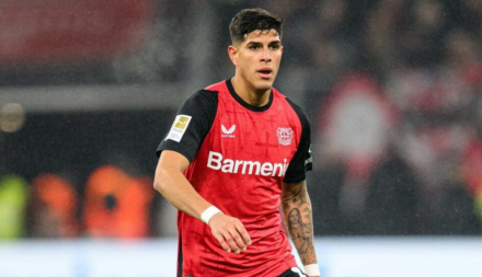 Hincapié podría romper un récord si pagan su cláusula al Bayer Leverkusen