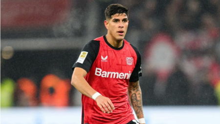 Hincapié podría romper un récord si pagan su cláusula al Bayer Leverkusen