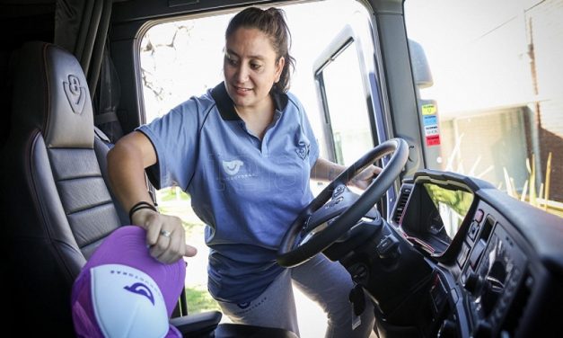 Por primera vez se reúnen mujeres transportistas a nivel nacional en Ecuador bajo el lema: “Rompiendo el Molde”.