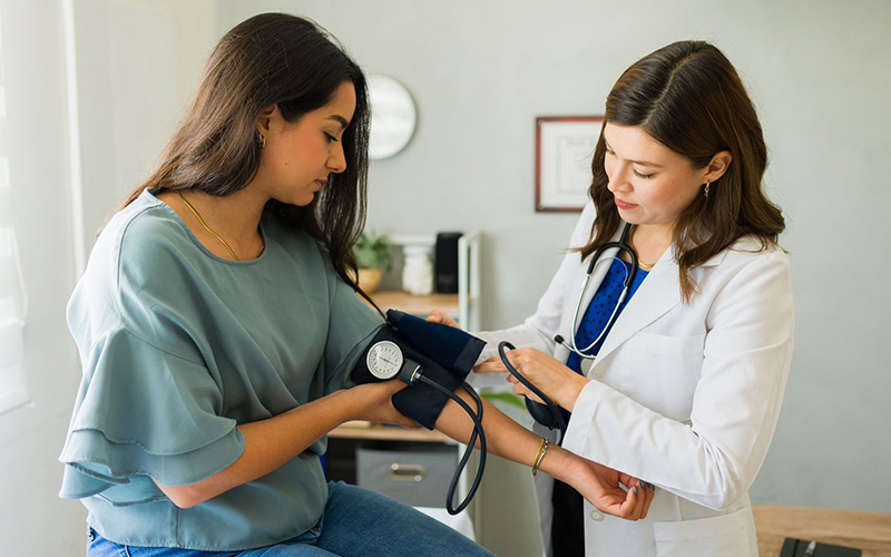 Cerrar la brecha en salud de las mujeres podría generar USD 51.000 millones anuales al PIB de América Latina