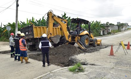 Municipio mejora avenidas, calles y caminos en sectores populares y agrícolas de Chongón