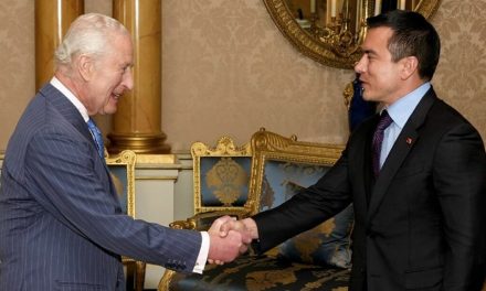 El presidente Daniel Noboa visitó al rey Carlos III en el Palacio de Buckingham