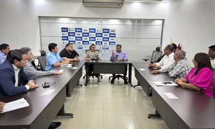 Autoridades de la Terminal Terrestre y gremio de transporte alinean esfuerzos por una operación más ordenada