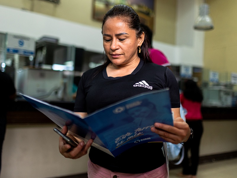 Dirección de Terrenos entregó 450 títulos de propiedad a familias de distintos sectores de Guayaquil