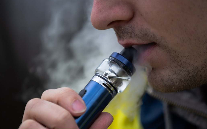 Los vapeadores enganchan más a los no fumadores: el 30% de las personas que vapean no tenían antecedentes en tabaquismo