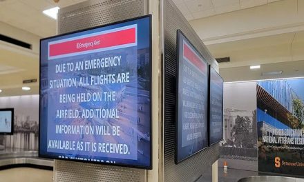 Trump ofrece vuelos gratis a migrantes para autodeportarse