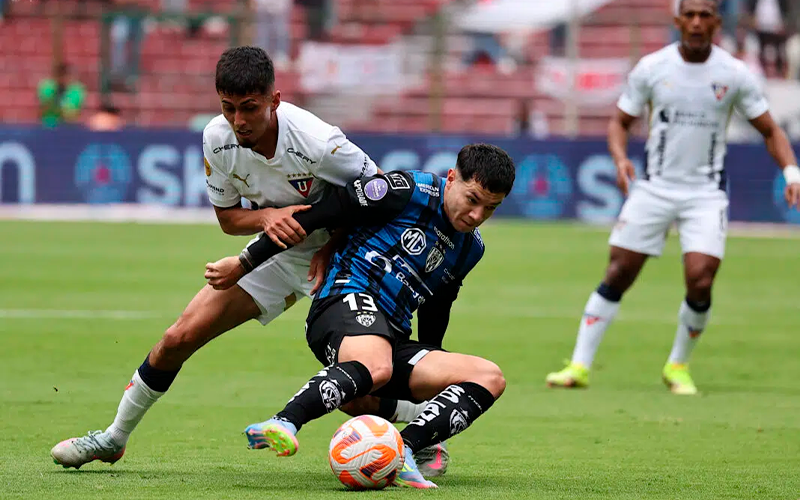 LDU e IDV empataron en un vibrante duelo en el Rodrigo Paz