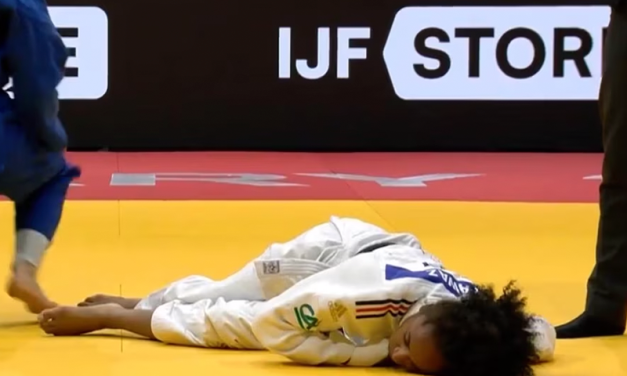 Drama en el Mundial de judo: estranguló a su rival hasta dejarla inconsciente y tuvo que ser retirada en camilla