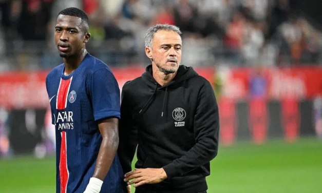 Luis Enrique no quiere que Pacho se vaya del PSG: “Es normal que lo quieran, pero será difícil”