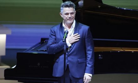 Alejandro Sanz lanza el video de “El Vino de Tu Boca”
