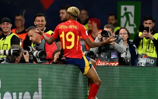 EN UN PARTIDAZO: España venció a Francia por 5-4 y estará en la final de la Nations League