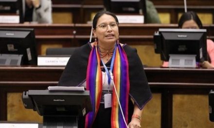 ‘No me cambiaré de camiseta’: Cecilia Baltazar responde a amenaza de expulsión