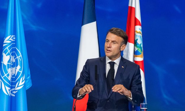 Macron quiere prohibir las redes sociales a los menores de 15 años