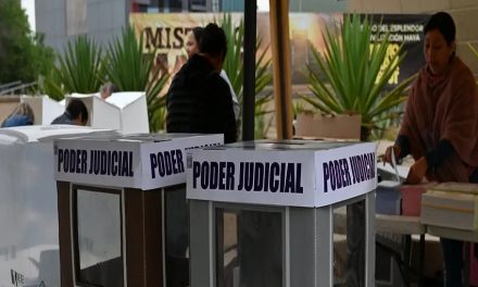 Mexicanos eligieron jueces en comicios con poca afluencia