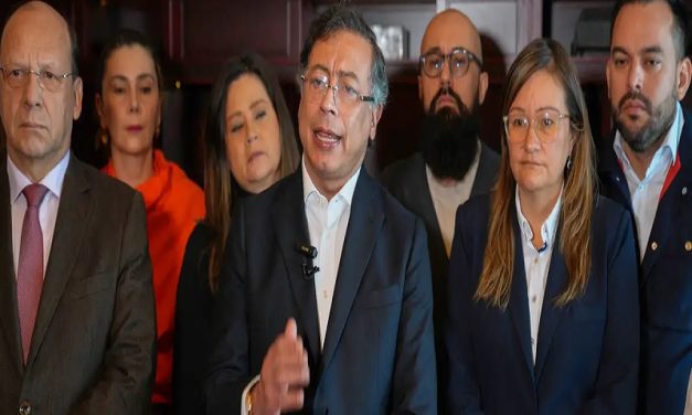 Petro anuncia consulta en marzo sobre asamblea constituyente