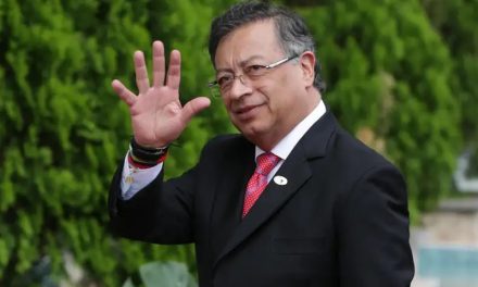 Petro convocará por decreto consulta sobre reforma laboral