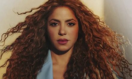 Shakira lanza línea para el cuidado del cabello rizado