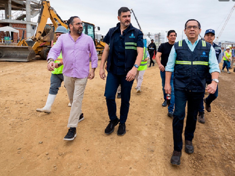 Alcalde Aquiles Alvarez recorre la PTAR Los Merinos y destaca su rápido progreso