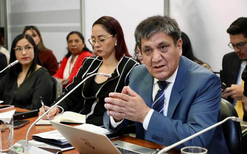 Wilson Toainga comparece en la Asamblea en el proceso de fiscalización de la justicia