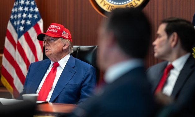 Trump arremete contra Medvédev