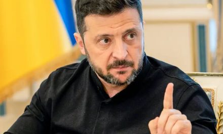 Zelenski acusa a Rusia de enviarle cuerpos de soldados rusos