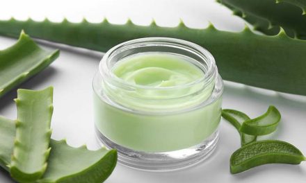 Los efectos en la cara de aplicarse aloe vera todos los días: estos son sus beneficios, según los expertos
