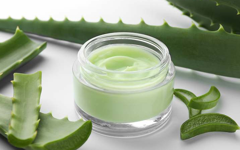 Los efectos en la cara de aplicarse aloe vera todos los días: estos son sus beneficios, según los expertos
