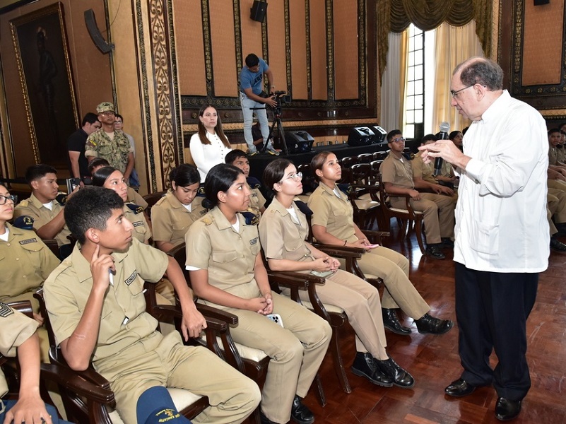 La Alcaldía abre sus puertas a jóvenes estudiantes para que se involucren en la historia de Guayaquil