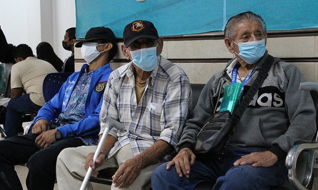 Hospital Bicentenario atiende hasta 650 pacientes diarios en medio de repunte de enfermedades respiratorias en Guayaquil