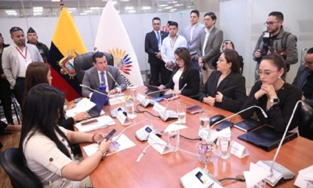 Fiscalización archiva juicio político al Ministro de Defensa