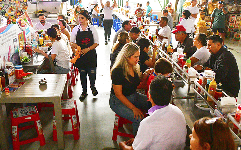Guayaquil impulsa su primer mercado gastronómico turístico en Sauces 9