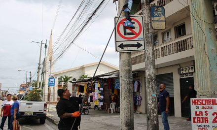 El Municipio limpia la ciudad de propaganda electoral: 5.000 pancartas fueron retiradas