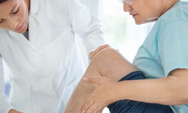 Los síntomas en las piernas que podrían indicar un mayor riesgo de sufrir un ataque cardíaco