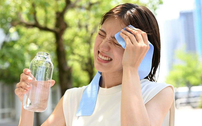 ¿Sube o baja la presión arterial con el calor? Así afectan las altas temperaturas a tu salud