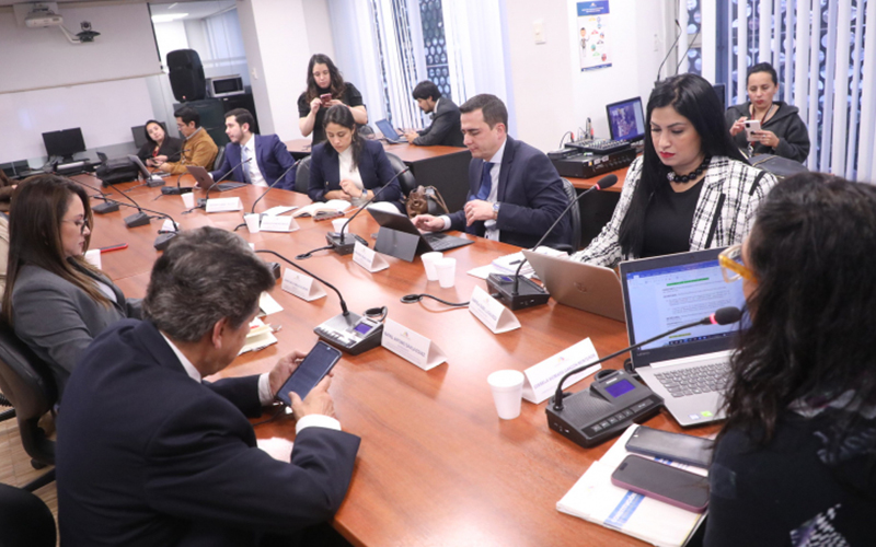 Reforma sobre bases militares extranjeras en Ecuador tensa a la mayoría en la Asamblea Nacional