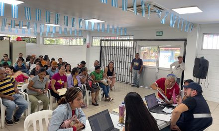 Municipio rompe distancias para que familias rurales accedan a su título de propiedad
