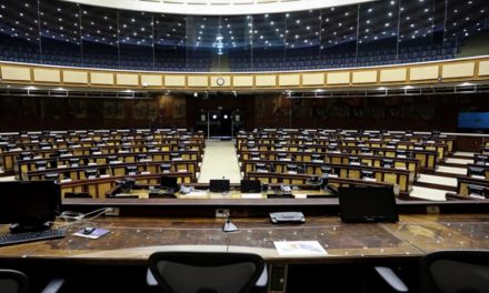 Asamblea desvincula a asesor de Cristina Jácome, sobrino del legislador prófugo Santiago Díaz