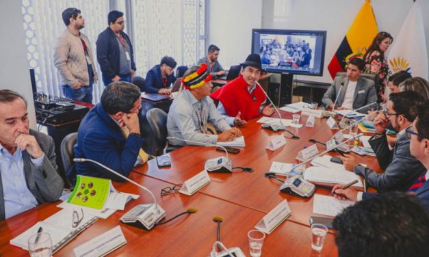 CONAIE y pueblos indígenas respaldan ley de consulta previa