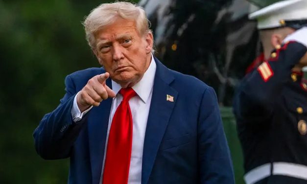 Trump amenaza a Rusia con aranceles del 100% si no hay paz