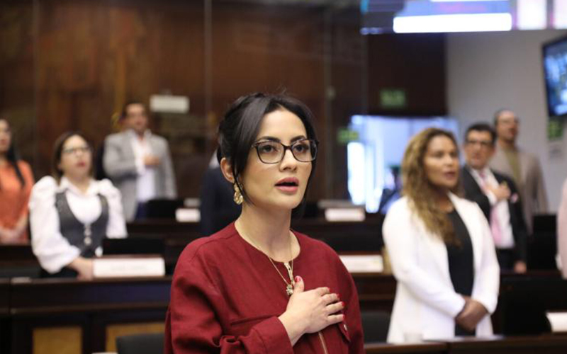Veloz sobre TCE: “Decisiones de un sistema judicial descompuesto son un trofeo”